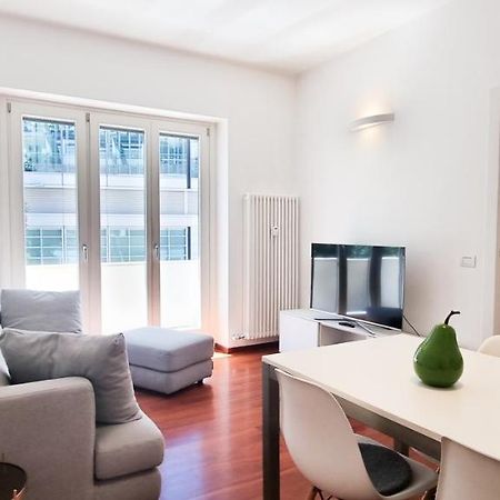 Joivy Superb Flat, 2 Balconies & Skyscrapers View Apartment Милано Екстериор снимка