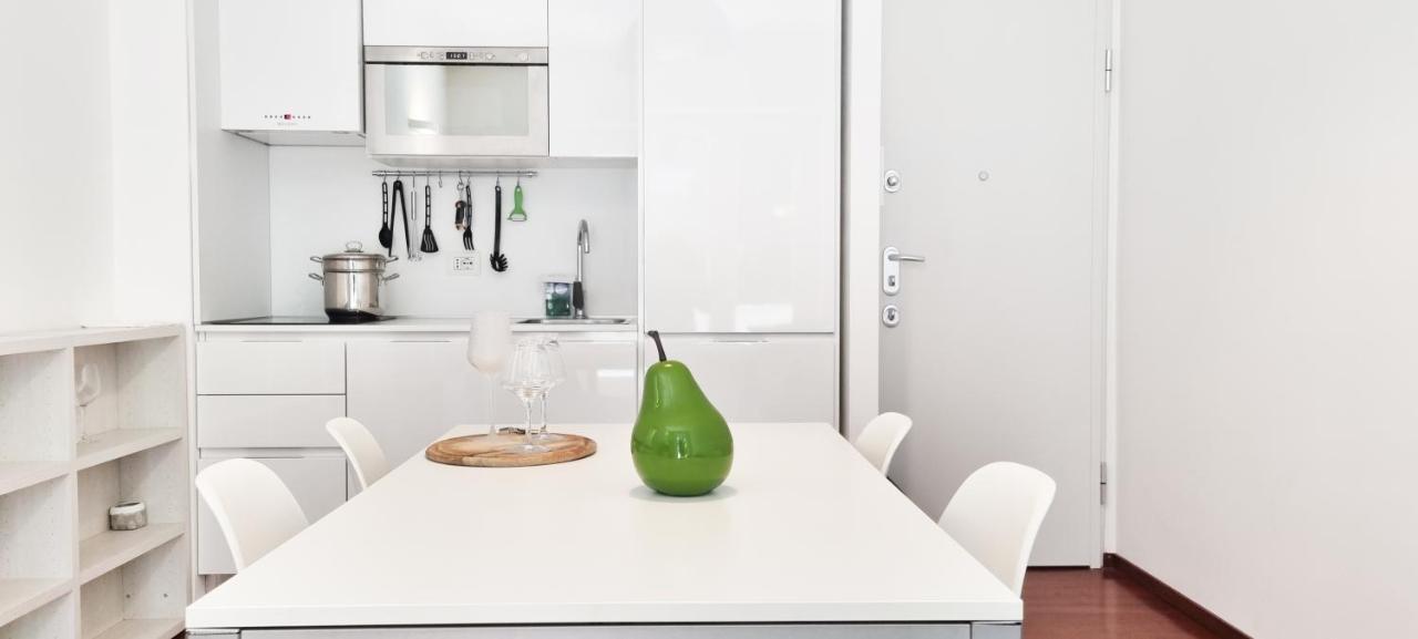 Joivy Superb Flat, 2 Balconies & Skyscrapers View Apartment Милано Екстериор снимка